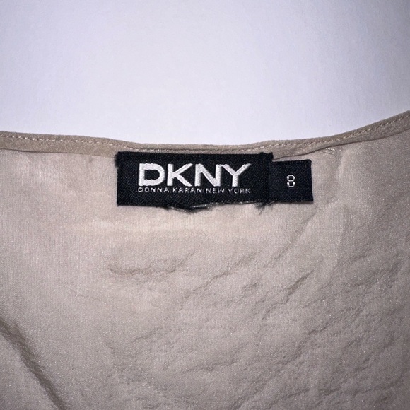 DKNY Women’s Sheer Embellished Sleeveless Blouse Size Med Taupe with Silver - Picture 5 of 5